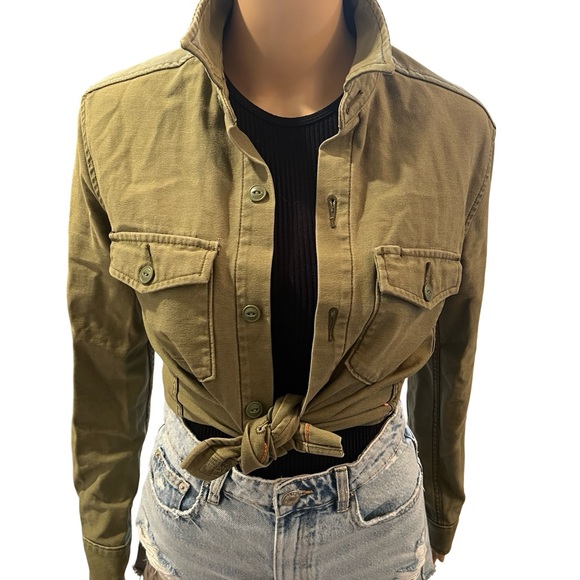 Adorable military style button down - Picture 5 of 10